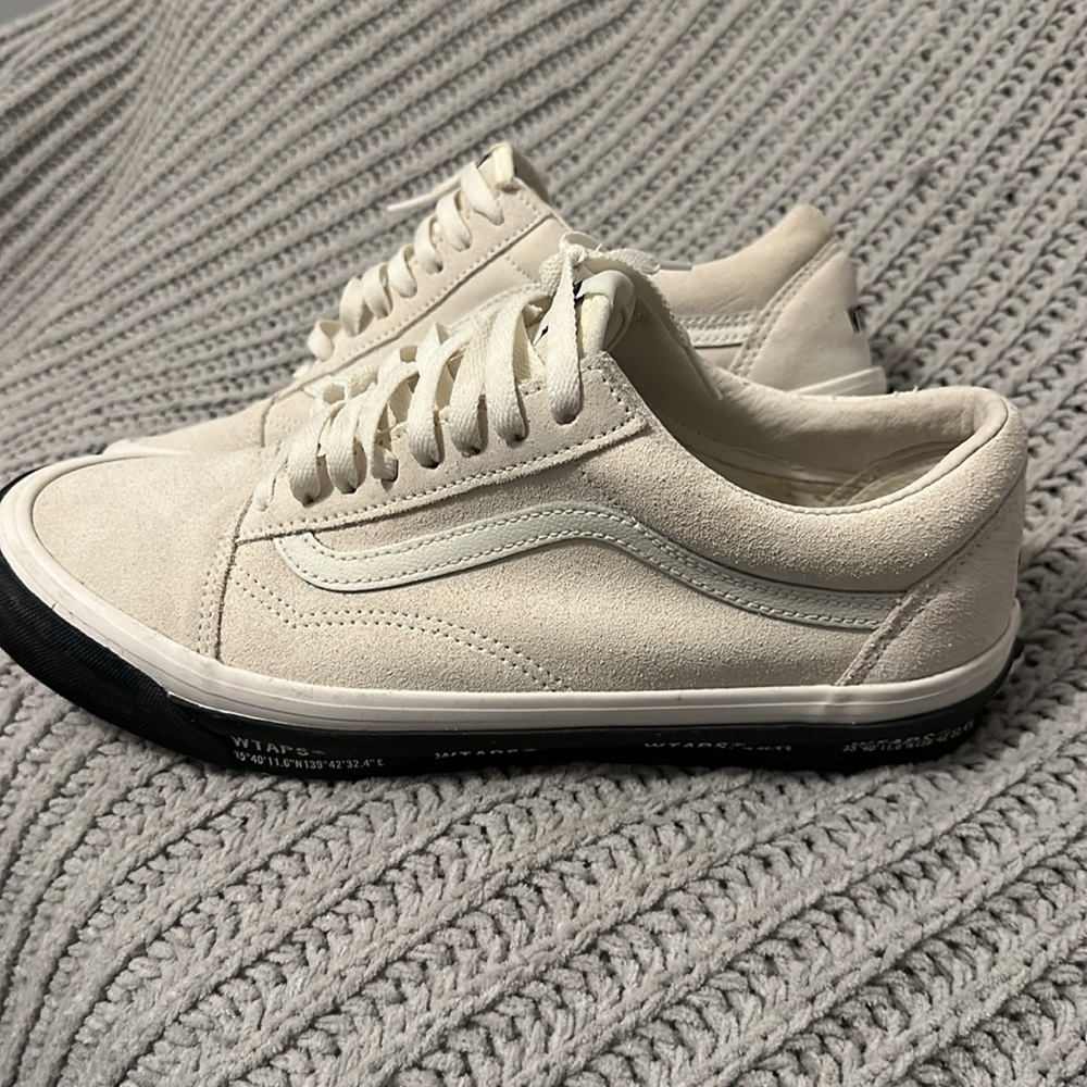 VANS ivory /black sole WTAPS size 11 great con.